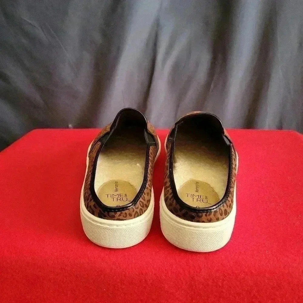 Time and Tru Shoes 9 NWOT - Picture 3 of 5